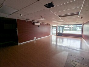 2000 Douglas St, Victoria, BC for lease Interior Photo- Image 2 of 4