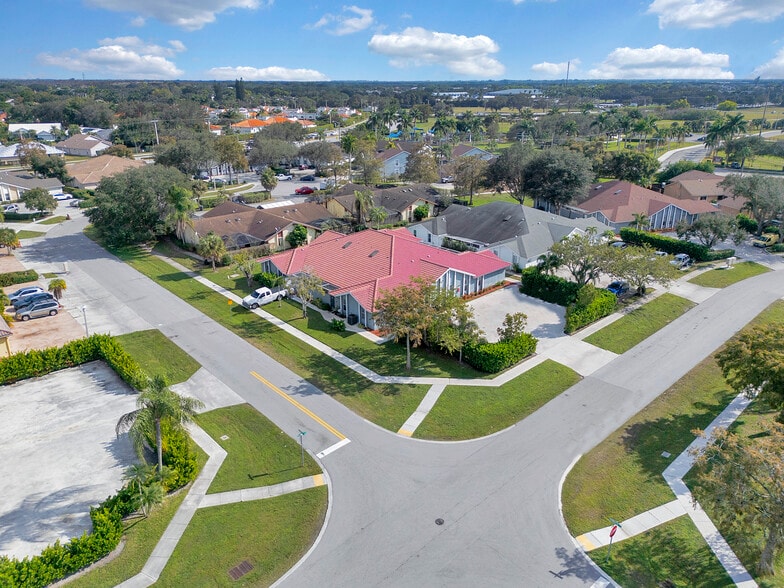 Wellington Multifamily Portfolio portfolio of 6 properties for sale on LoopNet.com - Building Photo - Image 3 of 34