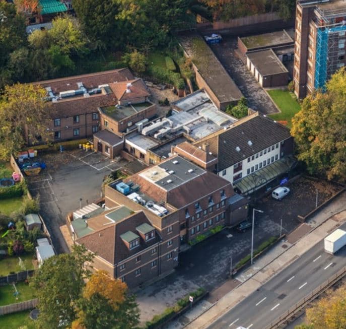 160-170 Great North Way, London for sale Primary Photo- Image 1 of 1