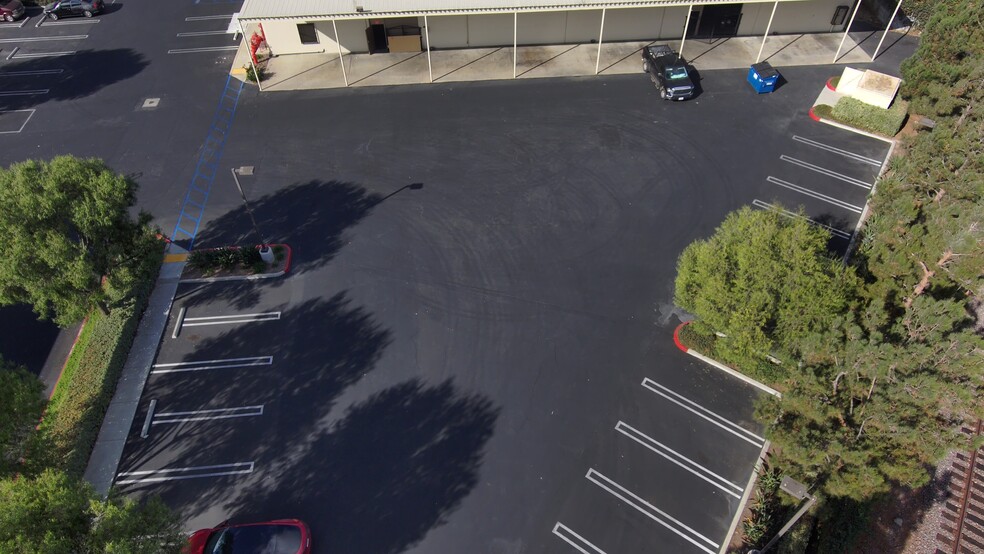 1525 E McFadden Ave, Santa Ana, CA for lease - Building Photo - Image 3 of 8