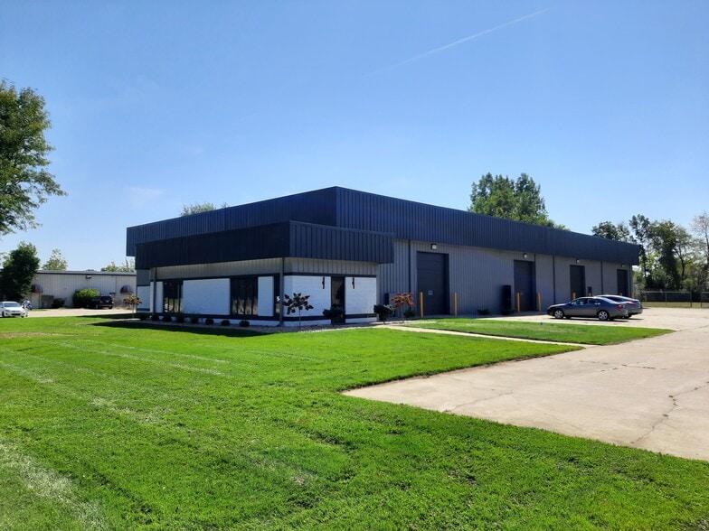 4307 Wyland Dr, Elkhart, IN for lease - Building Photo - Image 3 of 13