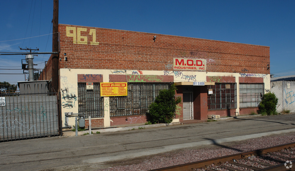 961 E Slauson Ave, Los Angeles, CA for sale - Primary Photo - Image 1 of 17