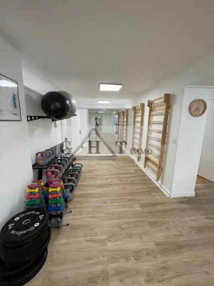 Industrial in Melun for sale - Building Photo - Image 2 of 12