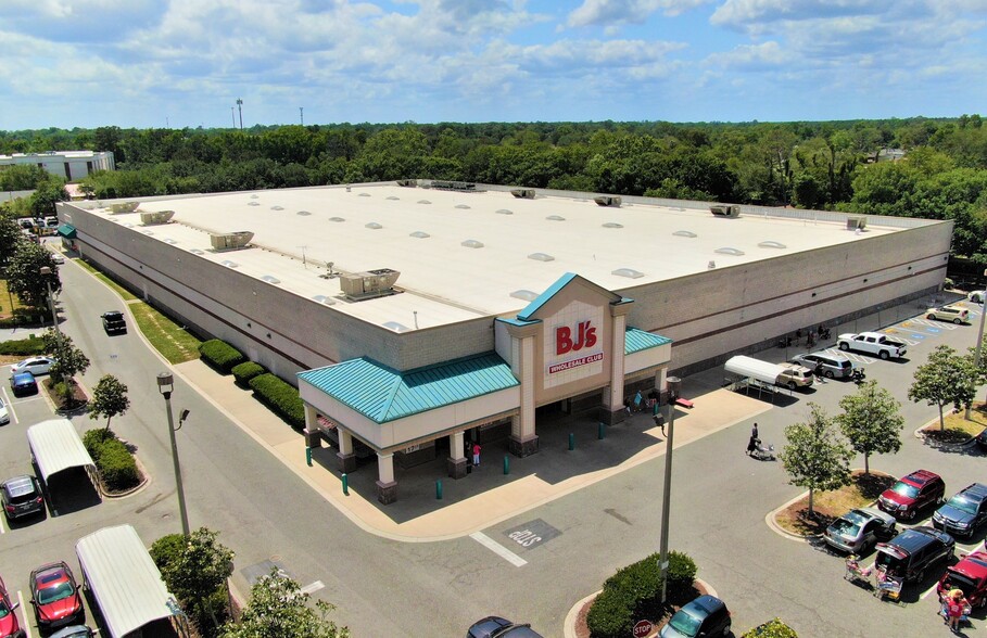 560 Blanding Blvd, Orange Park, FL for sale - Primary Photo - Image 1 of 9