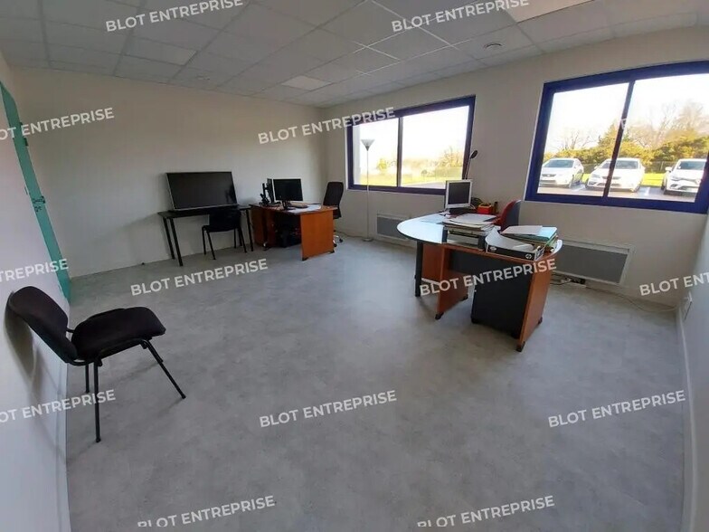 Office in Treillières for lease - Building Photo - Image 3 of 14