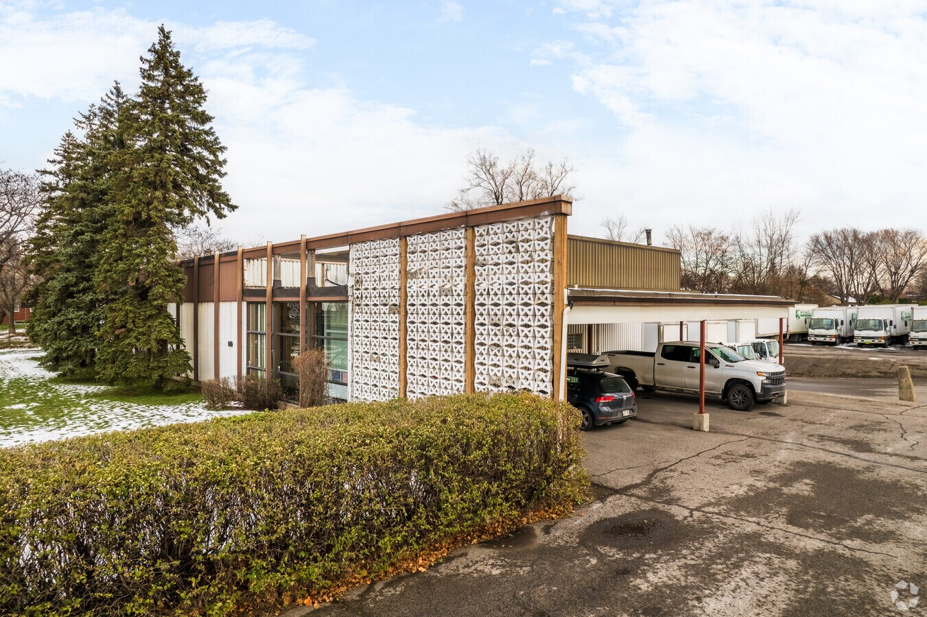 100 Boul MarieVictorin, Boucherville, QC J4B 1V6