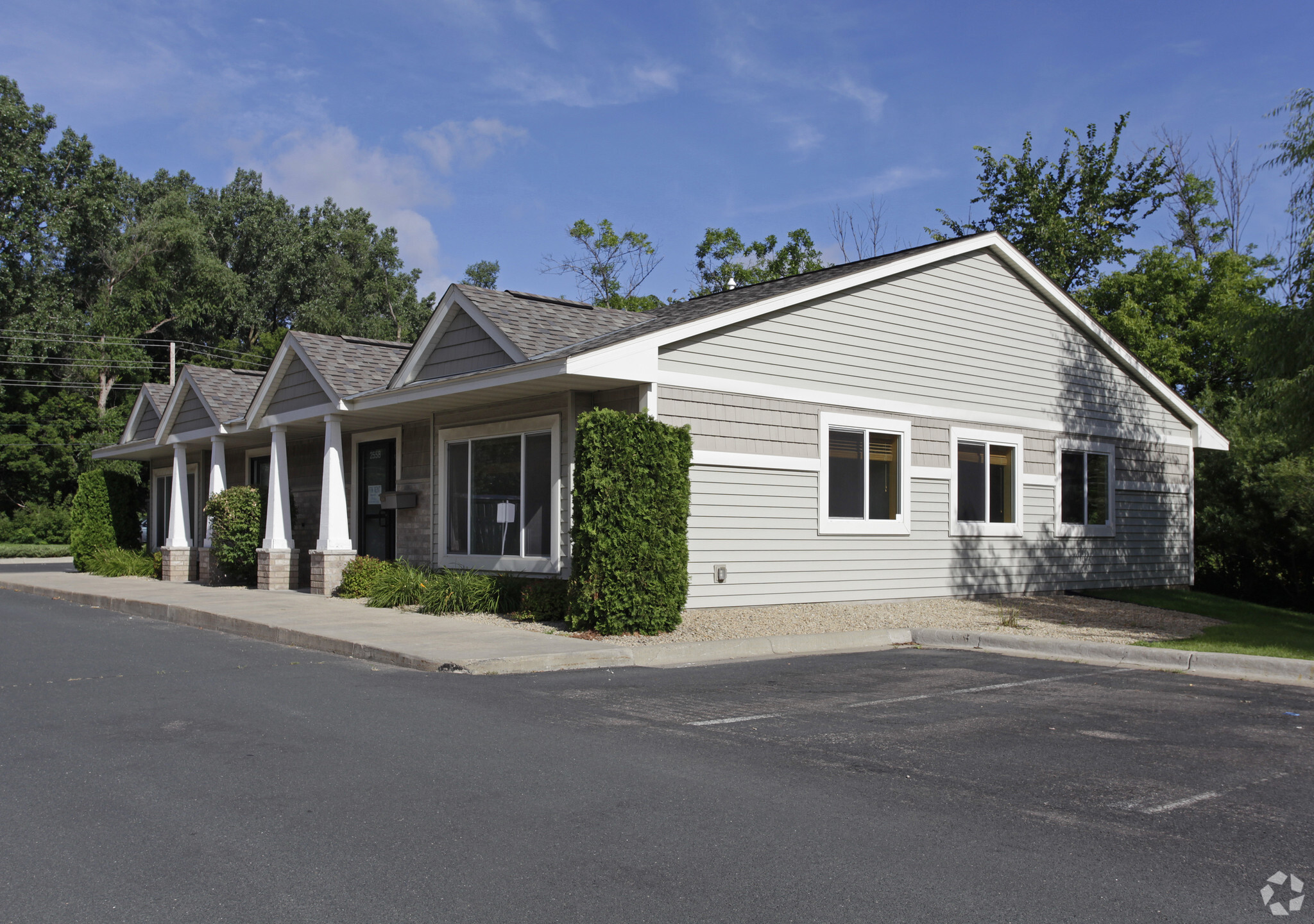 2554-2558 Rice St, Saint Paul, MN for sale Primary Photo- Image 1 of 3