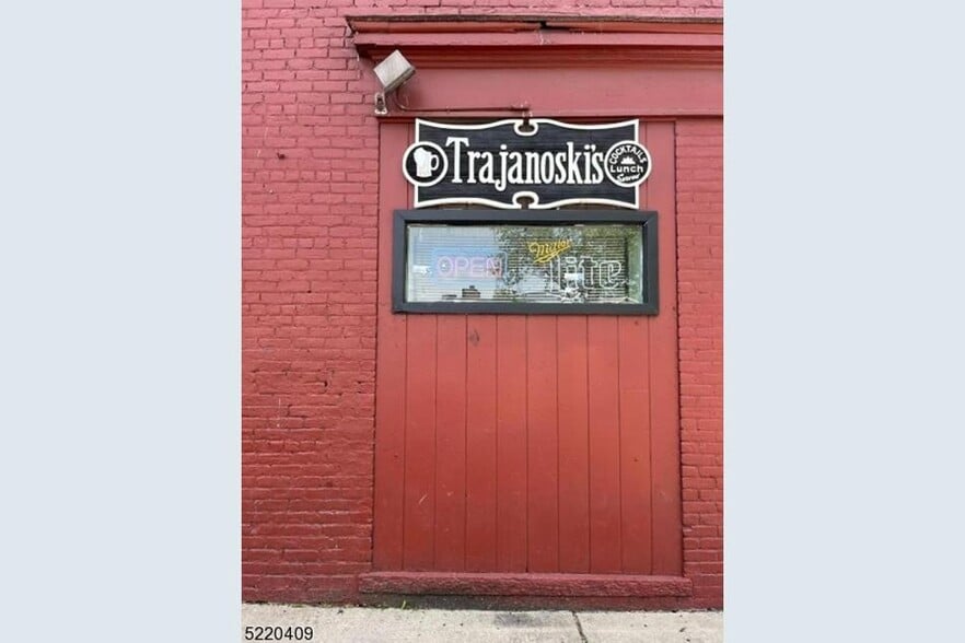 16 Third Ave, Paterson, NJ for sale - Building Photo - Image 1 of 1