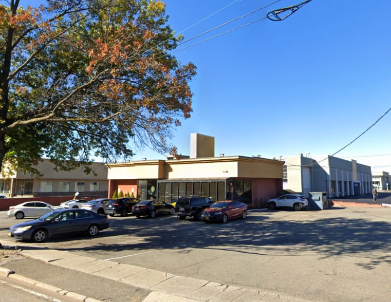1149 Old Country Rd, Westbury, NY for sale - Building Photo - Image 1 of 1