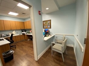 180 Wingo Way, Mount Pleasant, SC for lease Building Photo- Image 2 of 6