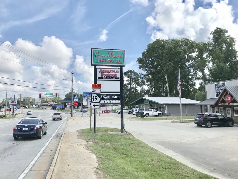 5 E Coffee St, Hazlehurst, GA for sale - Primary Photo - Image 1 of 1