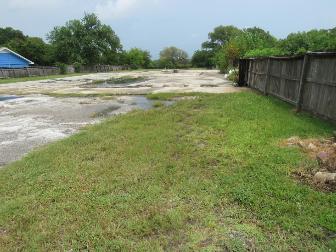 1616 W Texas Ave, Baytown, TX for sale - Building Photo - Image 2 of 2