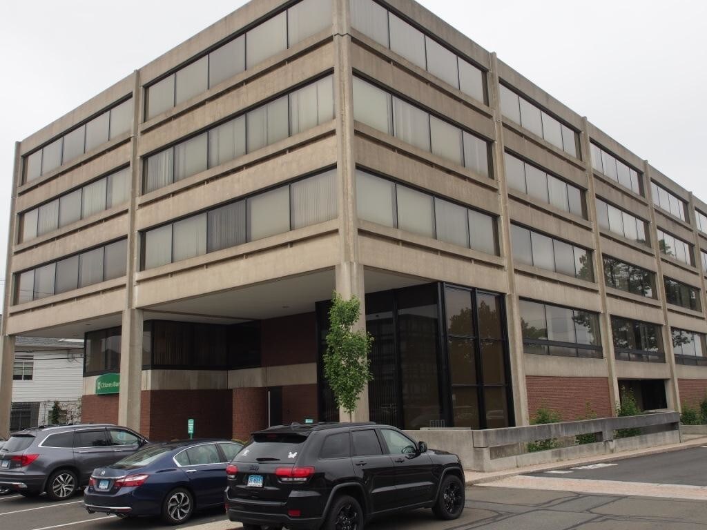 127 Washington Ave, North Haven, CT 06473 Office for Lease