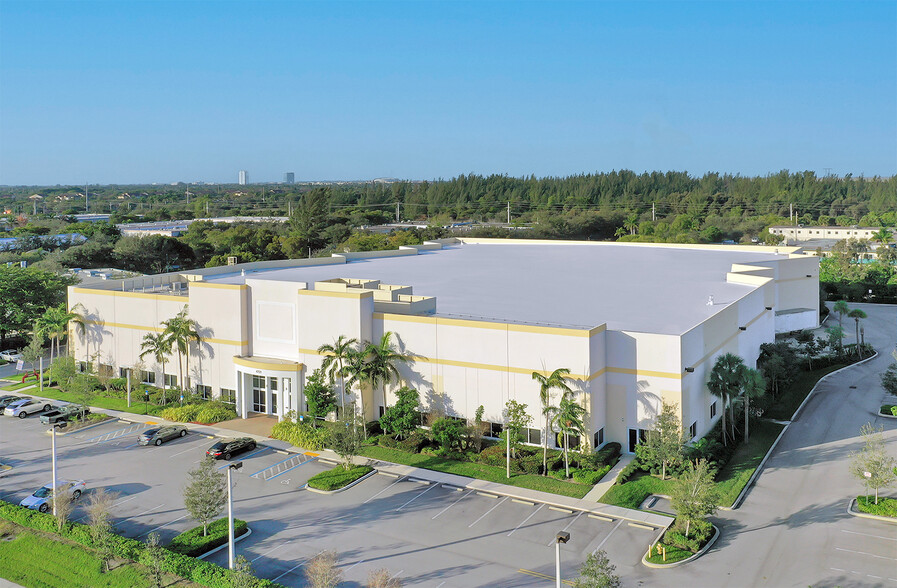 4701 NW 103rd Ave, Sunrise, FL for lease - Building Photo - Image 2 of 6