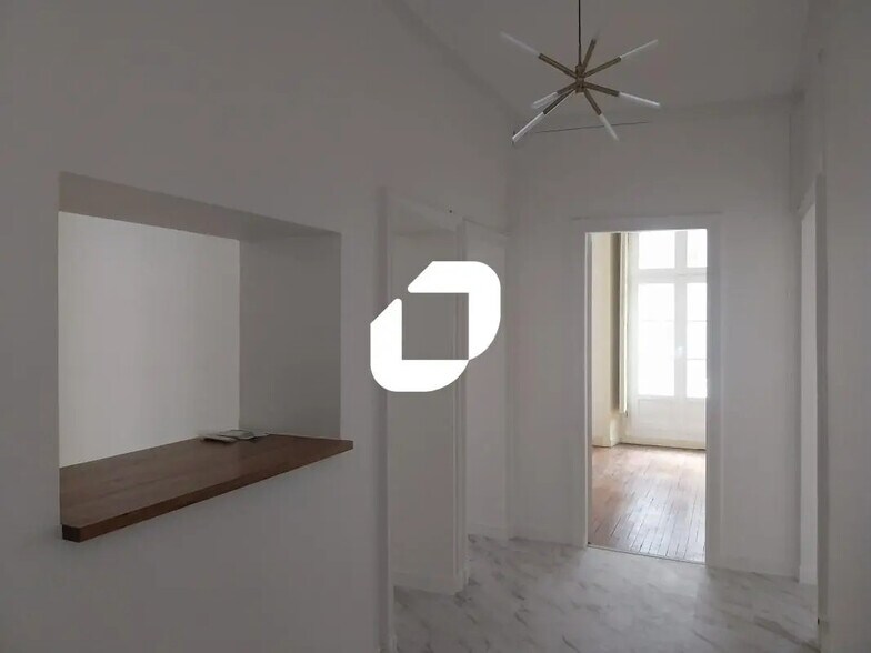 Office in Nantes for lease - Interior Photo - Image 1 of 9