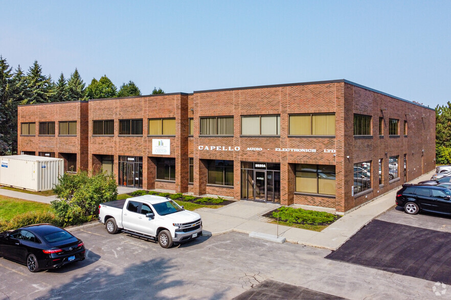 2520 St Laurent Blvd, Ottawa, ON for lease - Primary Photo - Image 1 of 7