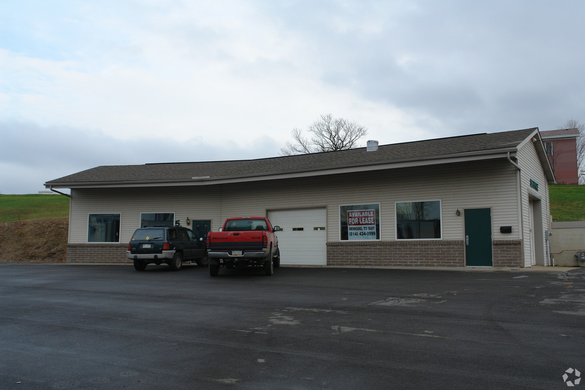 5107 Henderson Rd, Erie, PA for lease Building Photo- Image 1 of 5