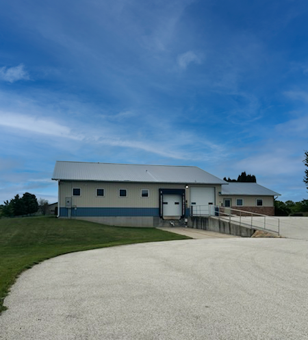 911 American Way, Lake Mills, WI for sale - Building Photo - Image 1 of 1