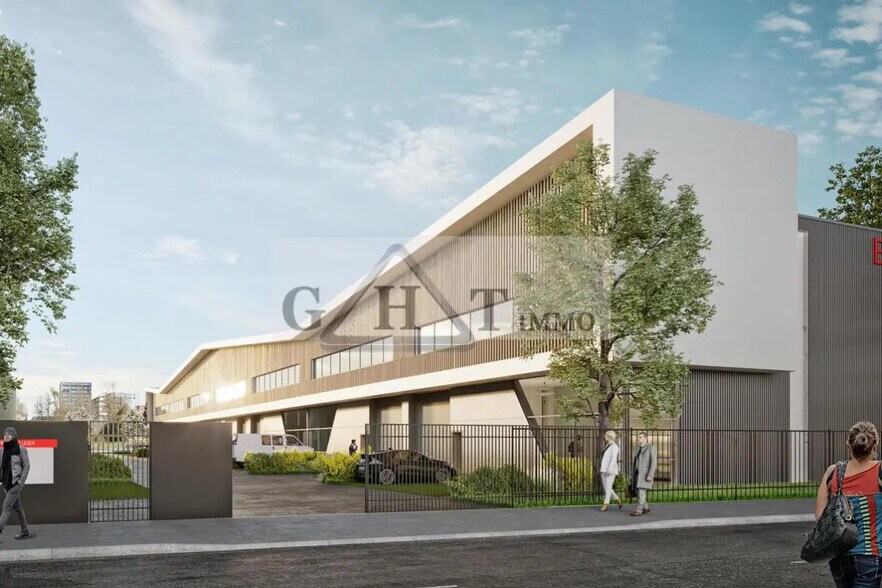 Industrial in Stains for sale - Building Photo - Image 2 of 3