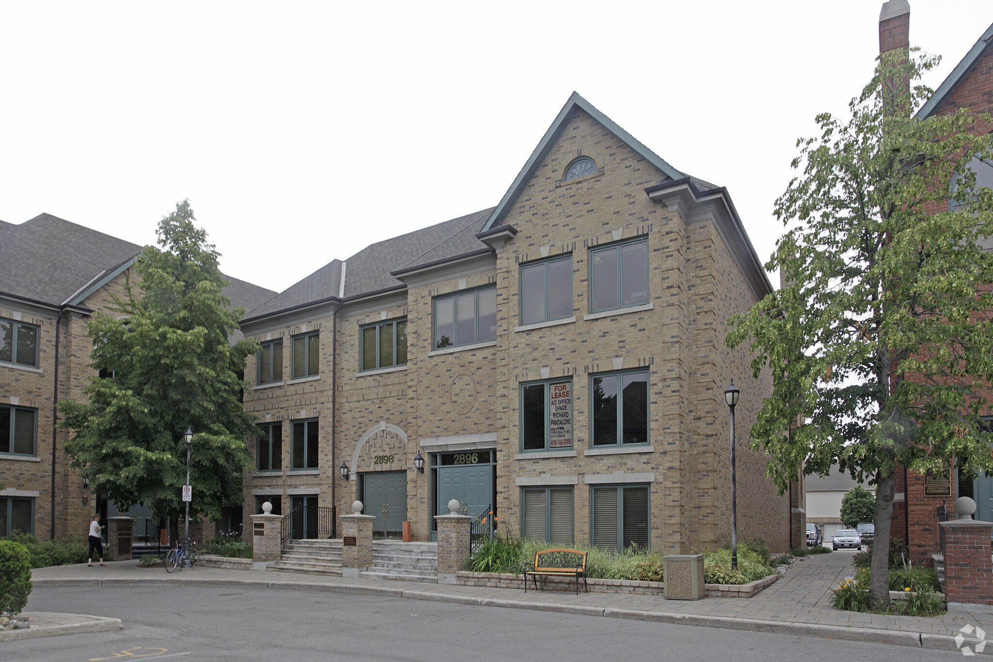 2898 S Sheridan Way, Oakville, ON for sale Primary Photo- Image 1 of 1