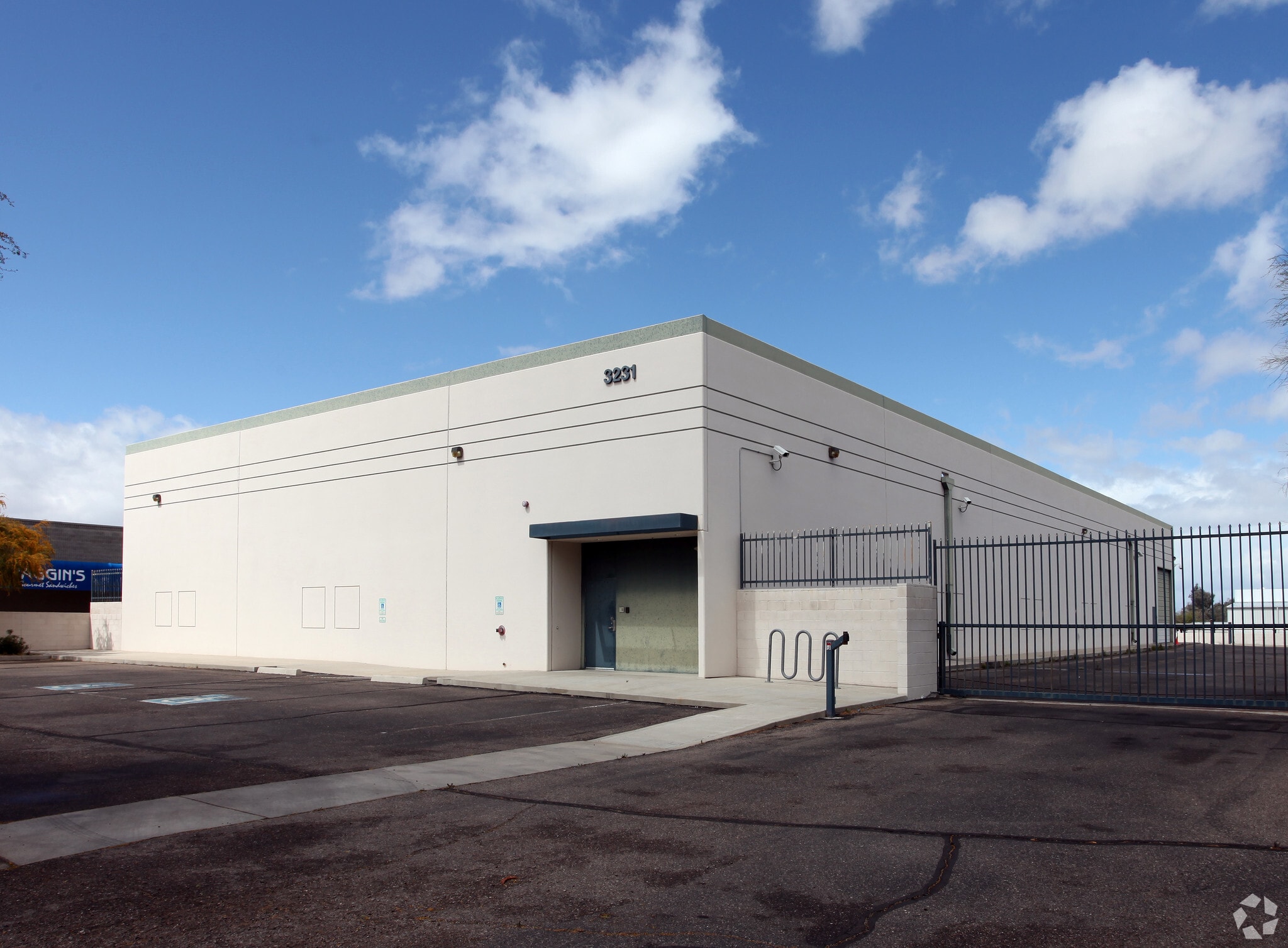 3231 E Valencia Rd, Tucson, AZ for lease Primary Photo- Image 1 of 6