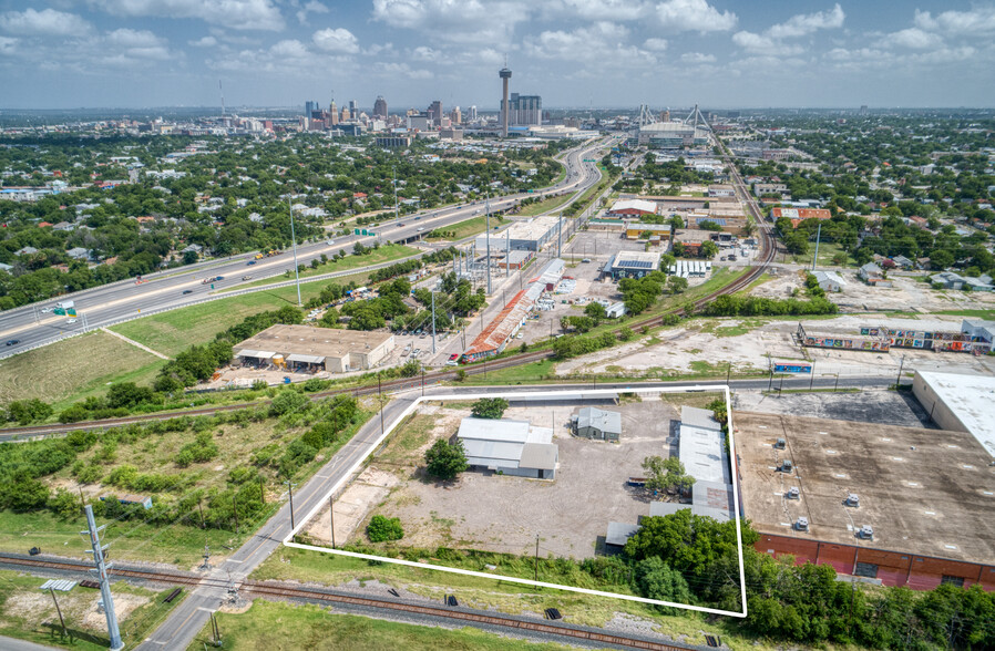 1402 Hoefgen Ave, San Antonio, TX for sale - Building Photo - Image 1 of 15