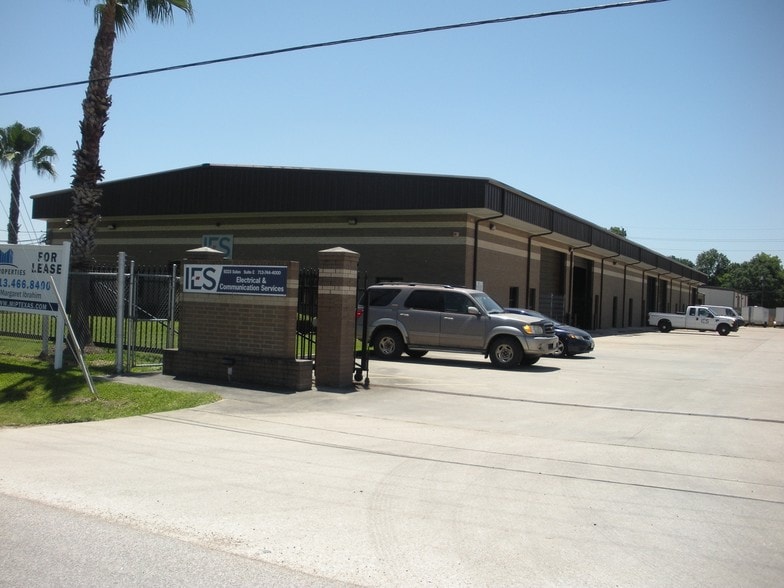 9223 Solon Rd, Houston, TX for lease - Primary Photo - Image 1 of 22