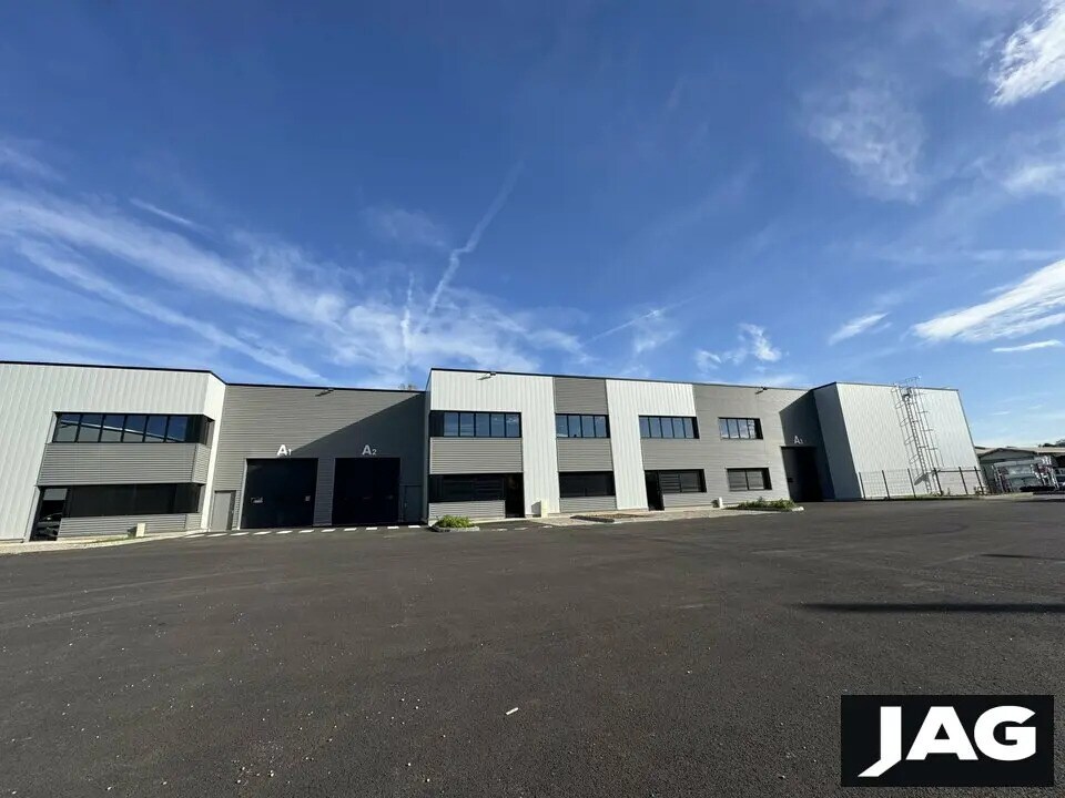 Flex in Pierre-Bénite for sale Building Photo- Image 1 of 15