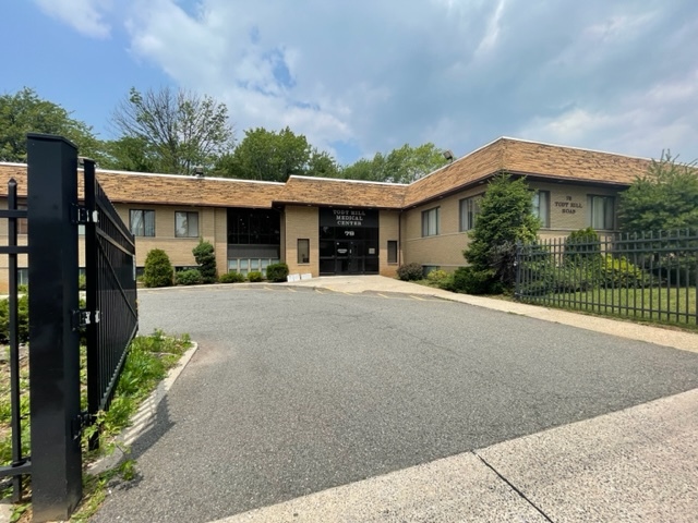 78 Todt Hill Rd, Staten Island, NY for lease Building Photo- Image 1 of 15