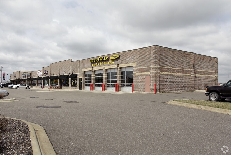 4081-4111 Cedar St, Monticello, MN for lease - Building Photo - Image 2 of 4