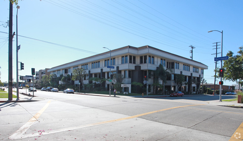 2001 S Barrington Ave, Los Angeles, CA for lease - Building Photo - Image 1 of 10