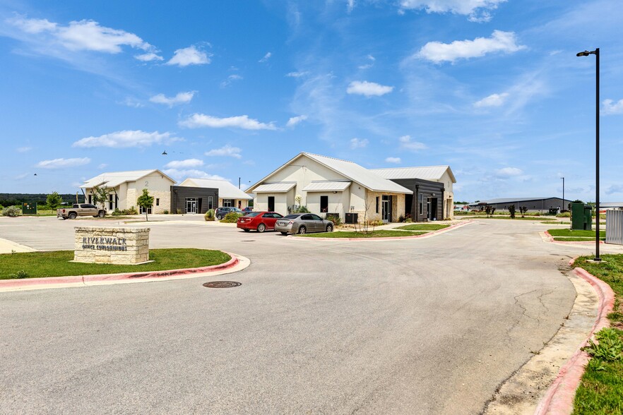 120 Riverwalk Dr, San Marcos, TX for lease - Building Photo - Image 1 of 9