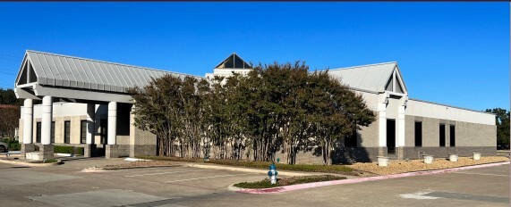 6900 Scenic Dr, Rowlett, TX for lease - Building Photo - Image 3 of 9