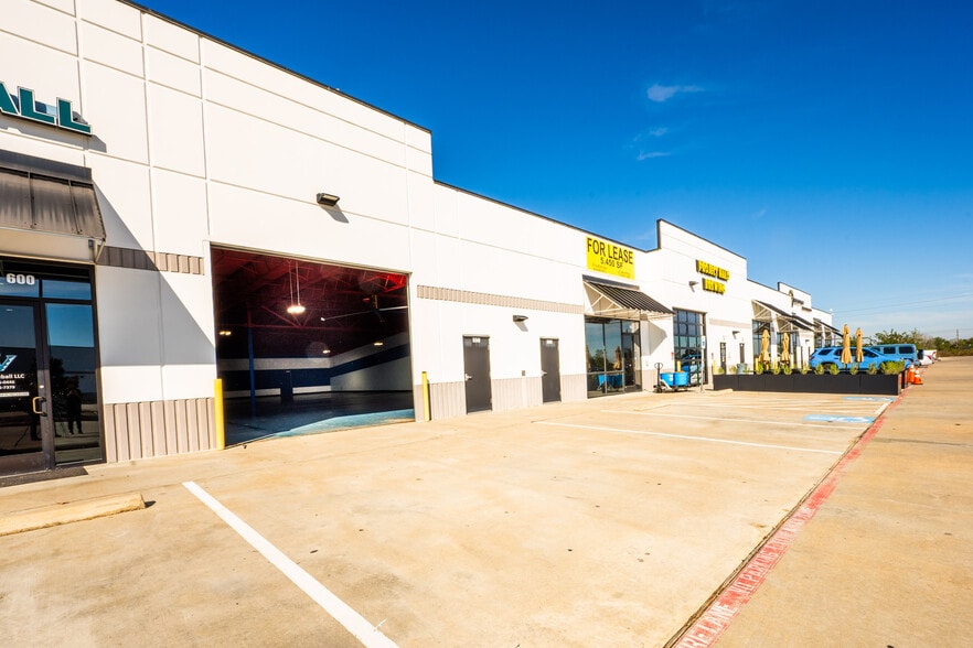 6520 S FM 359 Rd, Fulshear, TX for lease - Building Photo - Image 2 of 10