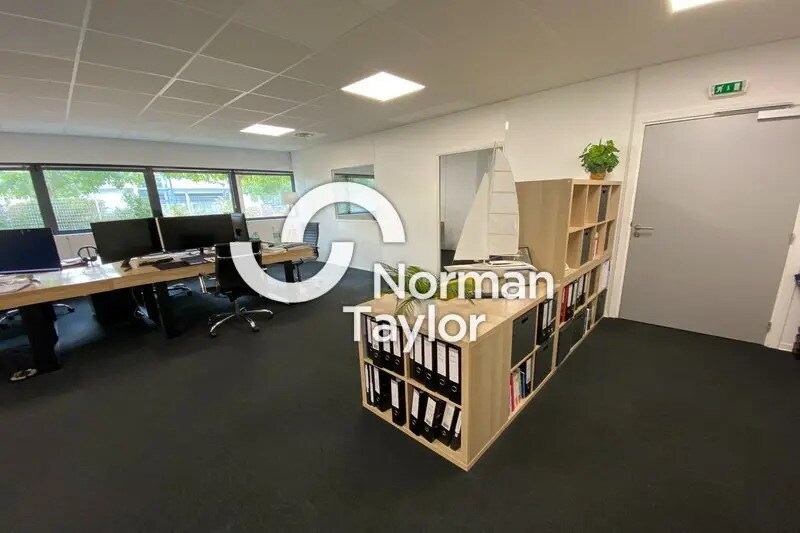 Office in Montpellier for lease - Interior Photo - Image 2 of 12