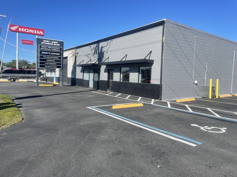 8307-8309 Atlantic Blvd, Jacksonville, FL for lease - Building Photo - Image 2 of 10