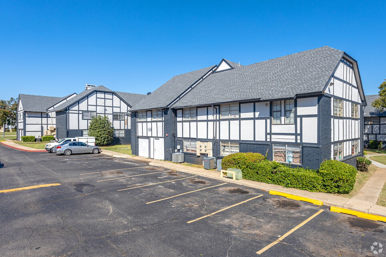 7806 Lyrewood Ln, Oklahoma City, OK 73132