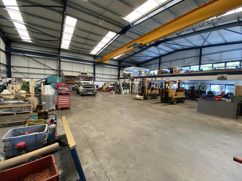 12 Triangle Business Park, Aylesbury, HP22 5BL - Industrial for Lease ...