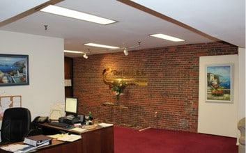 21 Merchants Row, Boston, MA for lease Lobby- Image 1 of 3