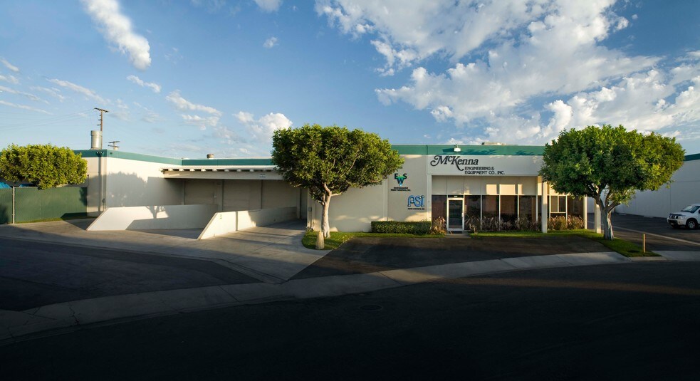 1162-1164 E Dominguez St, Carson, CA for sale - Primary Photo - Image 1 of 1