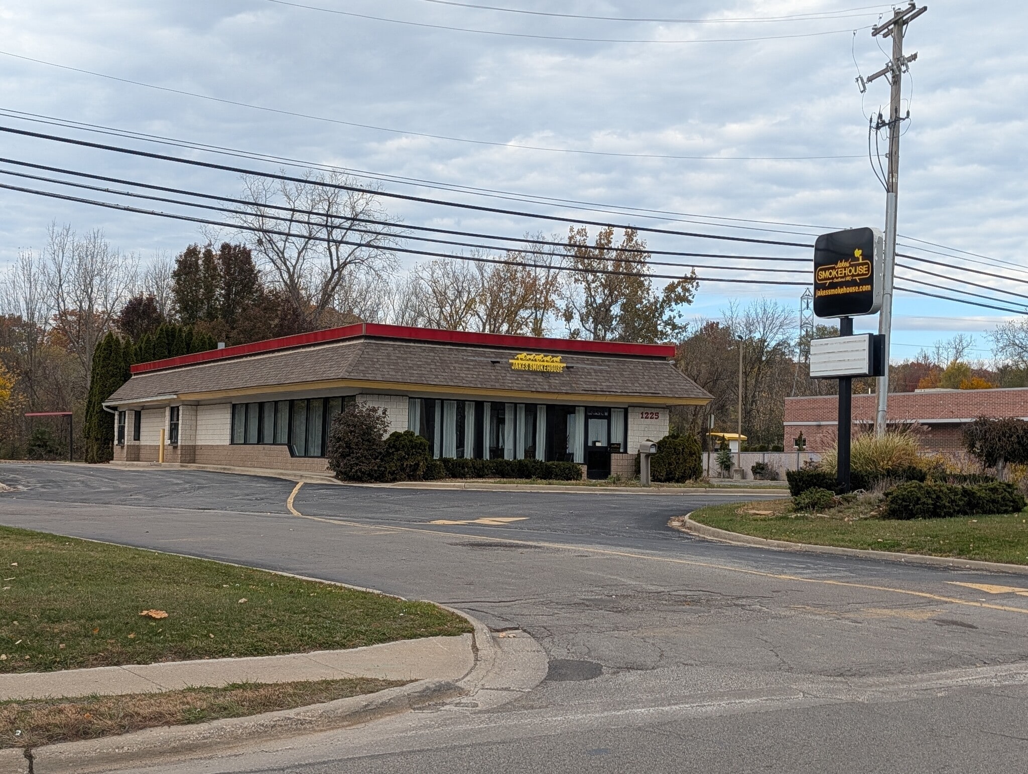 1225 N Main St, Adrian, MI for lease Building Photo- Image 1 of 7
