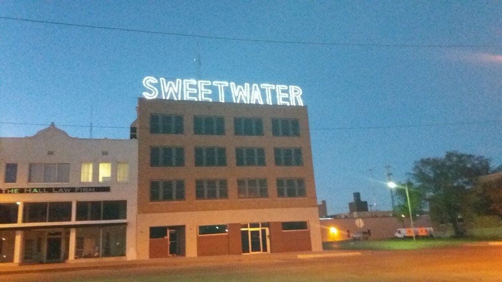 121 E 3rd St, Sweetwater, TX for sale - Primary Photo - Image 1 of 1