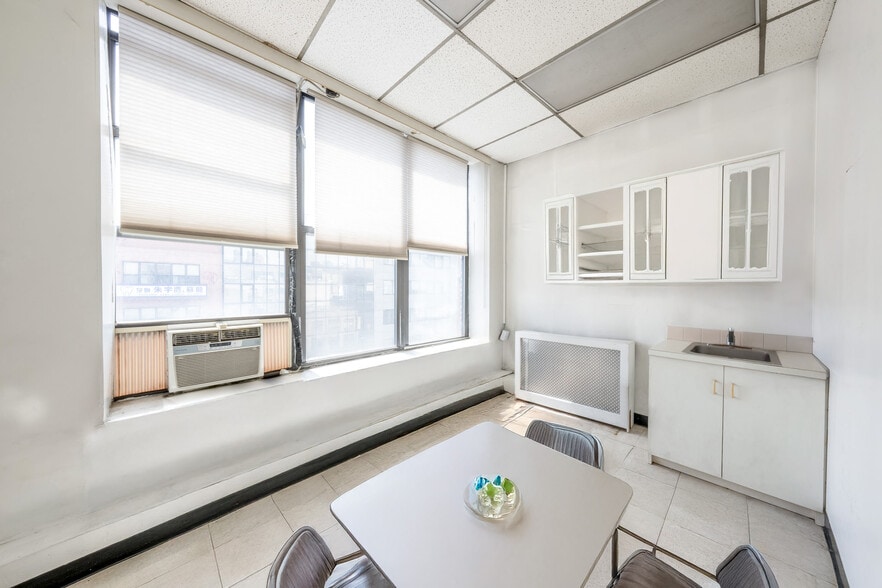 187-193 Canal St, New York, NY for lease - Building Photo - Image 1 of 2