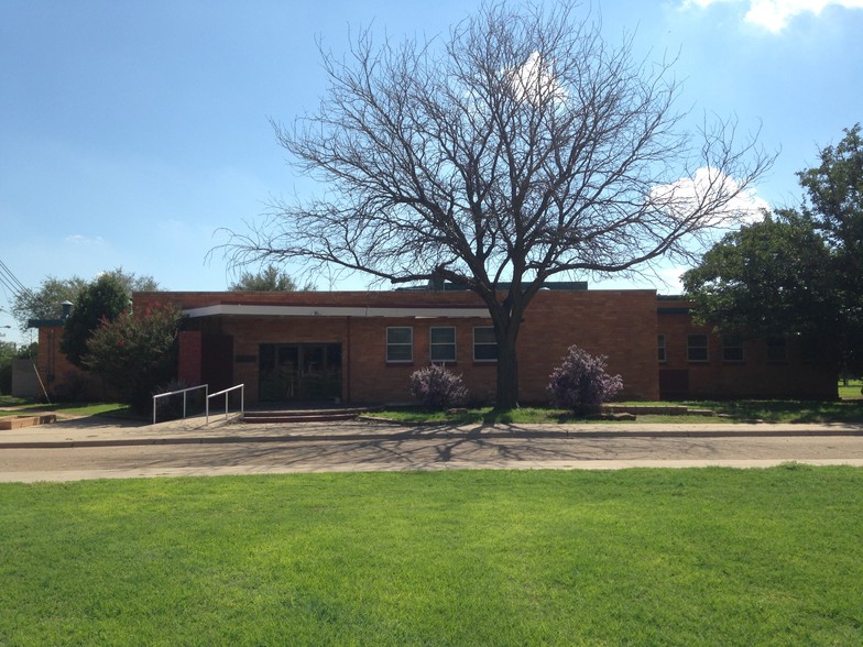 9709 7th Dr, Lubbock, TX for lease - Building Photo - Image 2 of 8