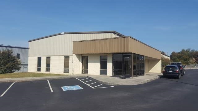 5225 S Middlebrook Pike, Knoxville, TN for sale - Building Photo - Image 1 of 1