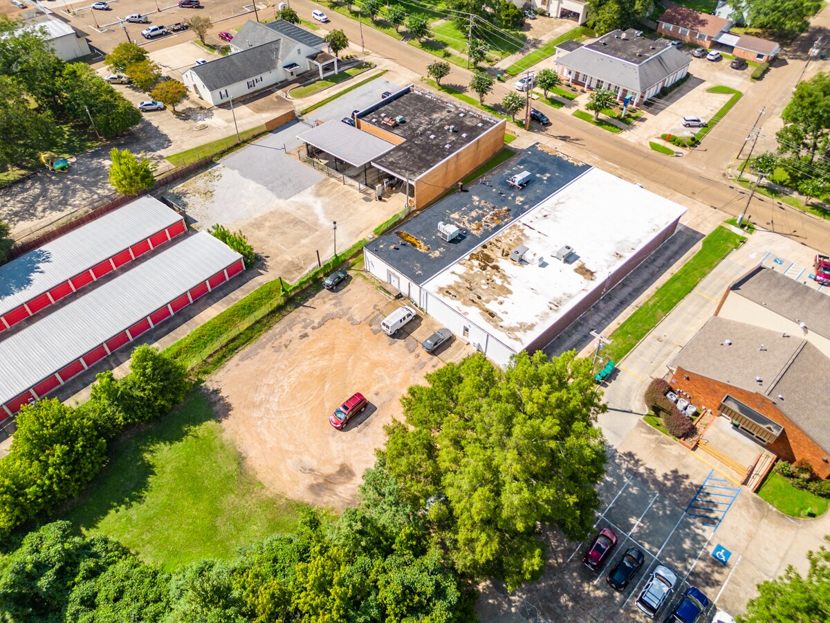 403 Summit St, Winona, MS 38967 Office for Sale