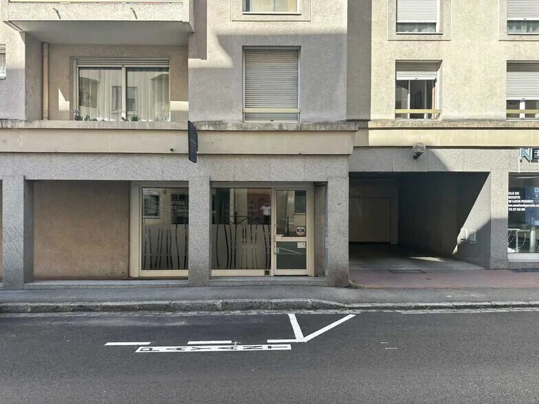 Office in Fontaines-sur-Saône for sale - Building Photo - Image 3 of 8