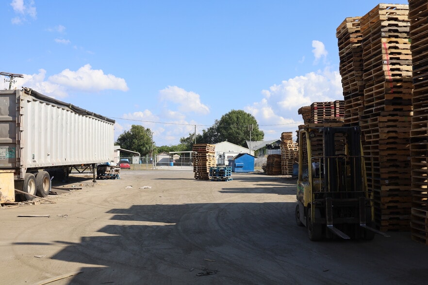 2101 42nd St NW, Winter Haven, FL for lease - Building Photo - Image 3 of 7