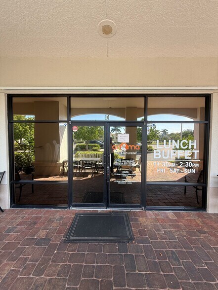 14690-14710 Tamiami Trl N, Naples, FL for lease - Building Photo - Image 2 of 12