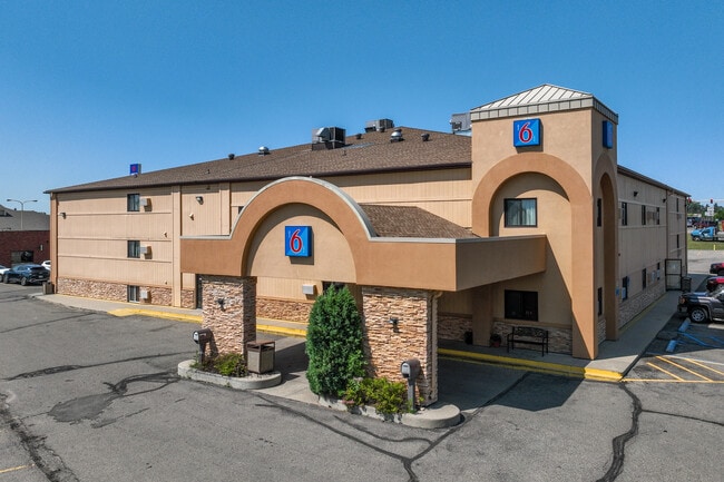 More details for Dual-Branded Studio 6 / Motel 6 Minot – Hospitality for Sale, Minot, ND